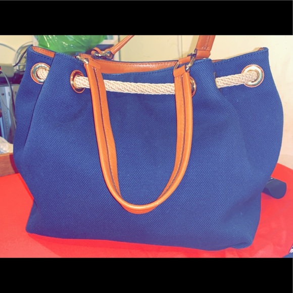 Michael Kors Tote Bag - Picture 2 of 5